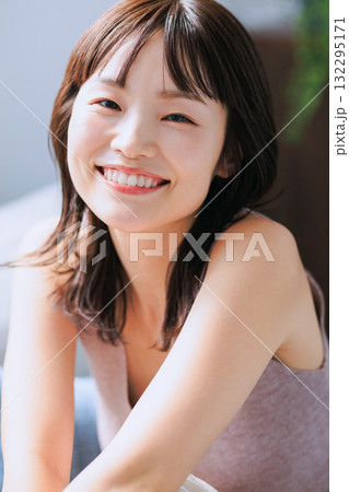 若い女性のビューティイメージ 132295171