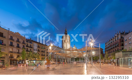 Panoramic day to night timelapse hyperlapse of Plaza de la Reina in Valencia, Spain. 132295310