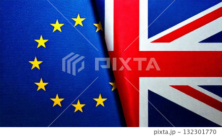 イギリスの国旗と欧州旗 イギリスの国旗と欧州旗 132301770
