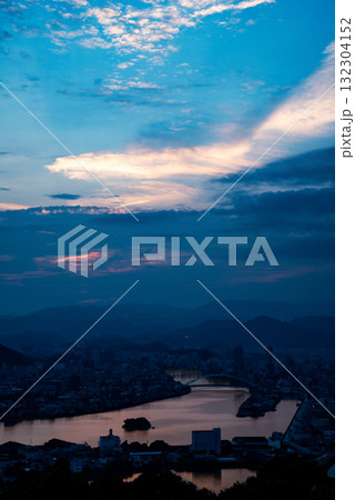 高知県 夕暮れ時の五台山展望台 高知県 夕暮れ時の五台山展望台 132304152