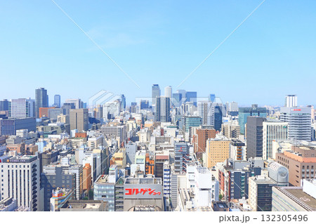愛知県名古屋市、多くの高層ビルが立ち並ぶ名古屋市中心部の風景 愛知県名古屋市、多くの高層ビルが立ち並ぶ名古屋市中心部の風景 132305496
