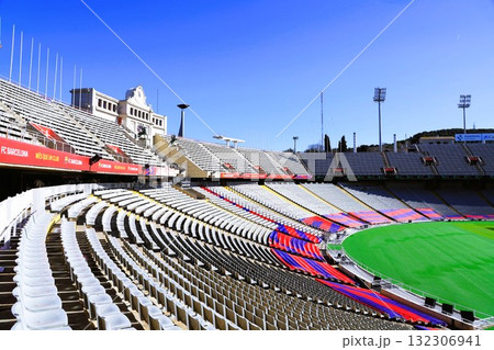 バルセロナのオリンピックスタジアムの観客席 132306941