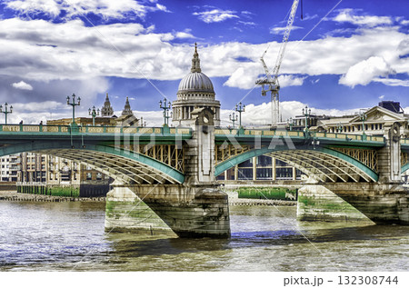 View of St. Paul Cathedral over Southwark Bridge, London, UK 132308744