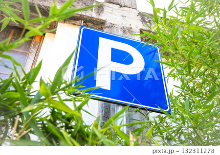 Free parking signal Free parking signal 132311278