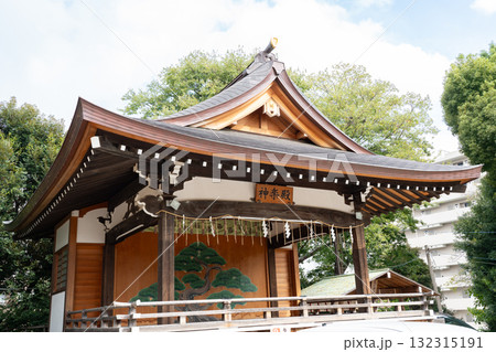 品川神社の神楽殿（東京都品川区/10月） 132315191