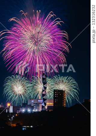 水戸偕楽園花火大会の夜空を彩る大輪の花 水戸偕楽園花火大会の夜空を彩る大輪の花 132316232