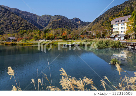 湯ノ湖と日光湯元温泉　栃木県日光市 132316509