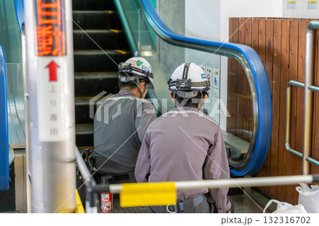 エスカレーター保守点検 132316702
