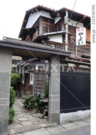 二子新地に残る「料亭 やよい」（神奈川県川崎市高津区二子1丁目） 132316705