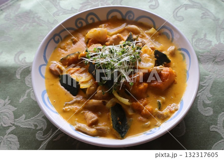 美味しいかぼちゃと鶏肉のシチュー 132317605