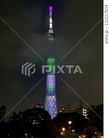 ライトアップが綺麗なスカイツリー ライトアップが綺麗なスカイツリー 132317634