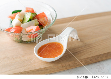 トマトサラダとトマト麹 トマトサラダとトマト麹 132318625