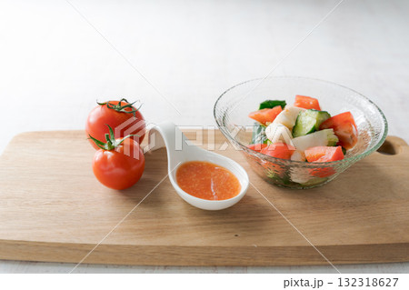 トマトサラダとトマト麹 トマトサラダとトマト麹 132318627