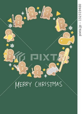 「Merry Christmas」の文字入り　楽器を持ったジンジャーブレッドマンたちがリース型に並ん 132319480