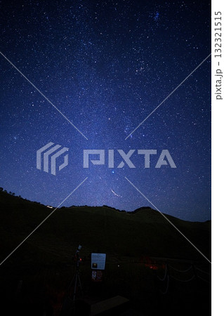ススキの曽爾高原　火球と流星痕のインターバル撮影 2 132321515