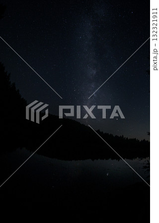 星が輝く夜空 天の川 イメージ 星が輝く夜空 天の川 イメージ 132321911