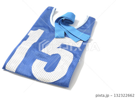 青のゼッケンと青の鉢巻きを白背景で撮影 青のゼッケンと青の鉢巻きを白背景で撮影 132322662