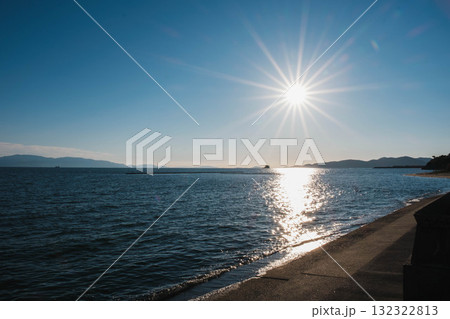 [赤穂海浜公園]美しい夕日が眩しい風景 132322813