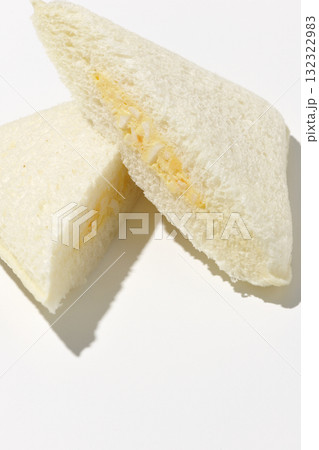 タマゴサンドを白背景で撮影 タマゴサンドを白背景で撮影 132322983