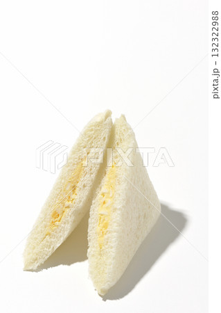 タマゴサンドを白背景で撮影 タマゴサンドを白背景で撮影 132322988