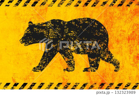 熊の危険、注意、警告等を表す黄色と黒の背景イラスト 132323989