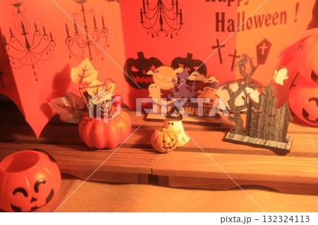 ハロウィンの装飾をしたデコレーションの静物 ハロウィンの装飾をしたデコレーションの静物 132324113