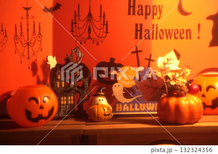 ハロウィンのかぼちゃと、装飾をしたデコレーションイメージ 132324356