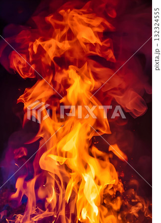 大きく燃え上がる炎のテクスチャー背景 132324555