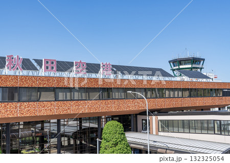 秋田県秋田市　晴天の秋田空港 132325054