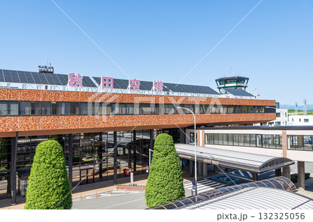 秋田県秋田市　晴天の秋田空港 132325056