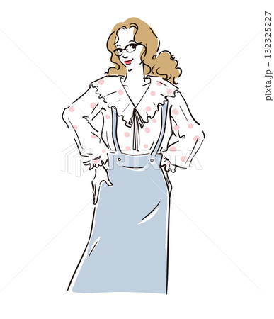 カジュアルガーリーファッションのパーマヘアメガネの女性 カジュアルガーリーファッションのパーマヘアメガネの女性 132325227