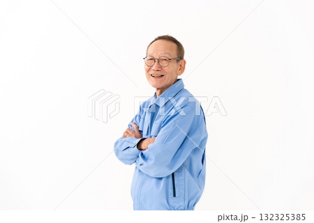 作業服のシニア男性 132325385