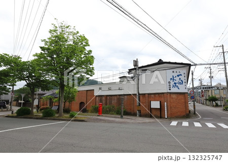 秋田　五城目　丸ポストのある風景（福禄寿酒造前） 132325747