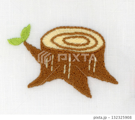 かわいい切り株の刺繍 132325908