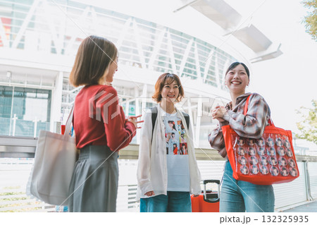 supporting my fave supporting my fave 132325935