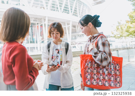 supporting my fave 132325938