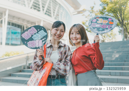 supporting my fave 132325959