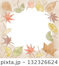 紅葉した落ち葉の正方形フレーム　淡いくすみカラーの手描き水彩風ベクターイラスト 132326624