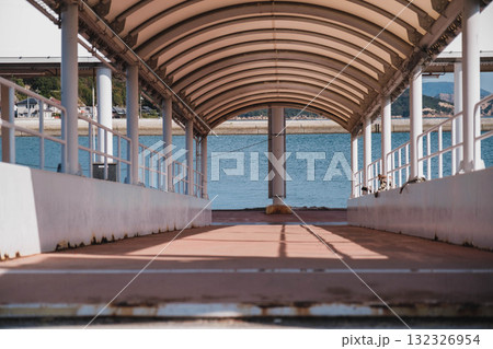 [宇野港]田舎の港町のノスタルジックな風景 132326954