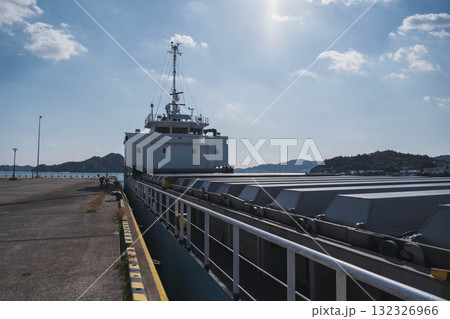 [宇野港]田舎の港町のノスタルジックな風景 132326966