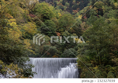 天人峡の秋 132327039