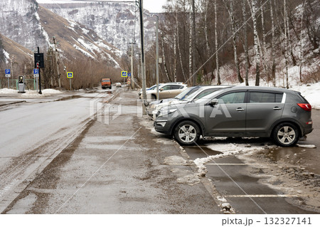 Cars parked near the national park in winter. Cars parked near the national park in winter. 132327141