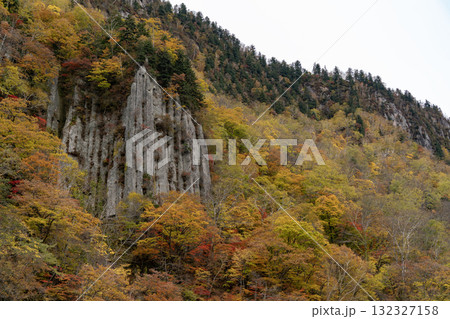 天人峡の秋 132327158
