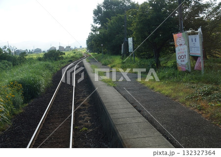 山形鉄道(フラワー長井線)からの車窓風景 梨郷駅 山形鉄道(フラワー長井線)からの車窓風景 梨郷駅 132327364