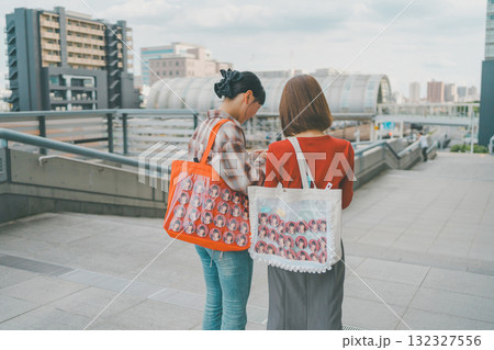 supporting my fave 132327556