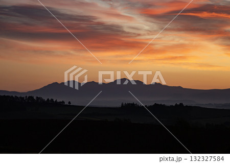 大雪山系の朝焼け 大雪山系の朝焼け 132327584
