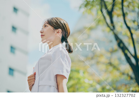 女性看護師のポートレート 132327702