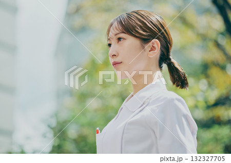 女性看護師のポートレート 女性看護師のポートレート 132327705