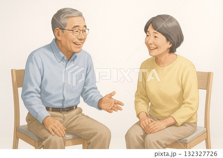 明るい空間で談笑する高齢者たち 132327726