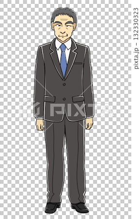 ニヒルな笑みで立っているスーツの中年男性 132330323